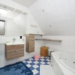 Haushaelfte Luett Holland In By Interhome Σπίτι διακοπών Büsum